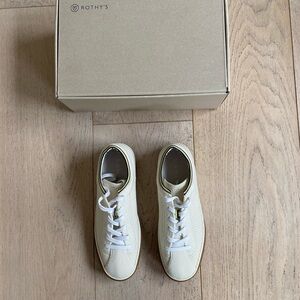 Rothy’s Vanilla sneakers, size 7. NIB